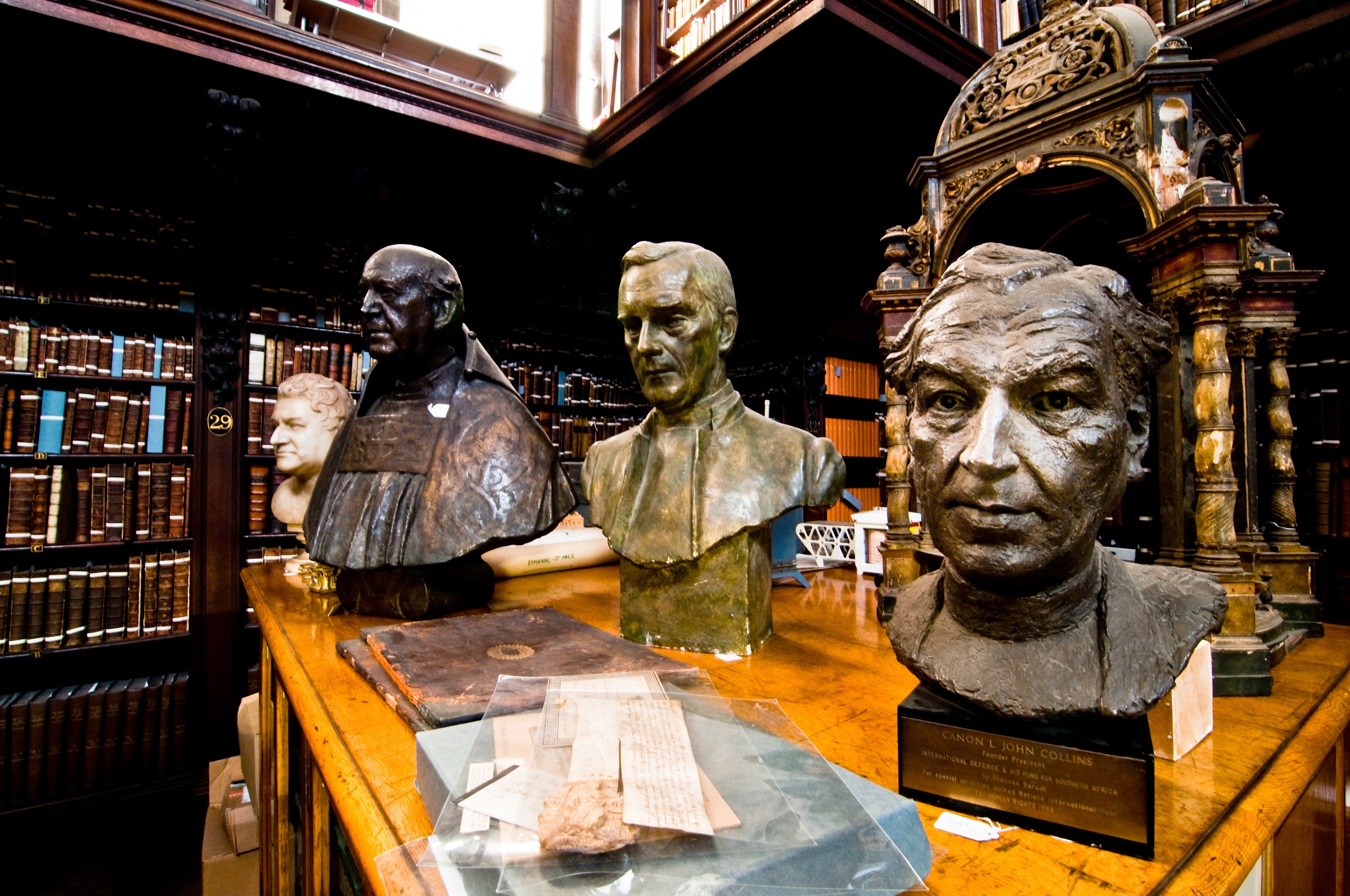 library busts statues collection history