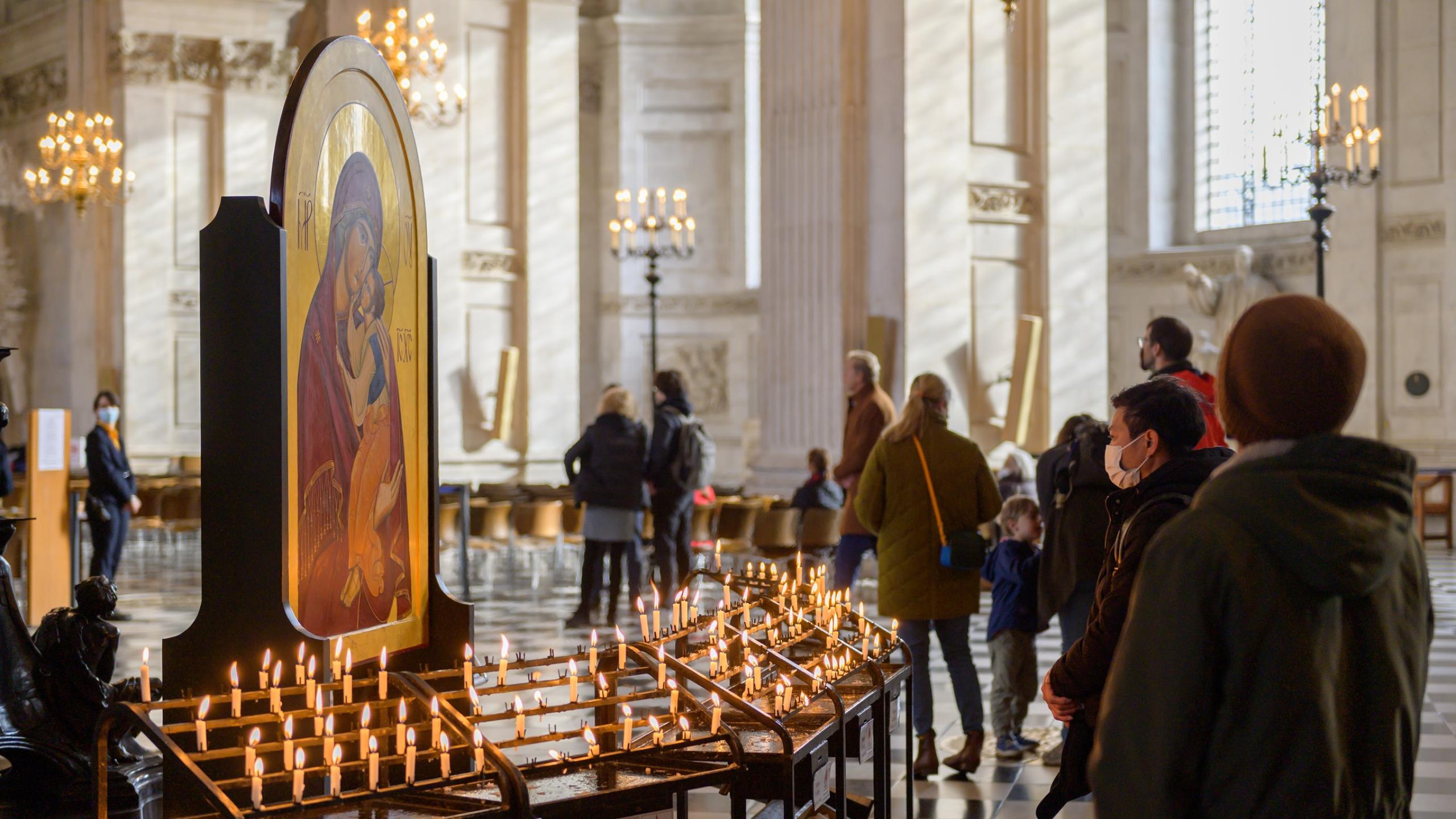 candles prayer worship mourning