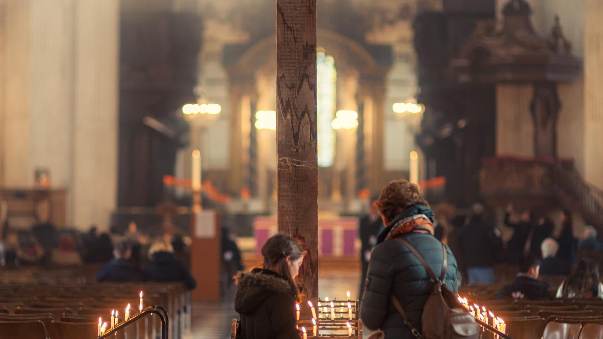 easter cross worship prayer nave
