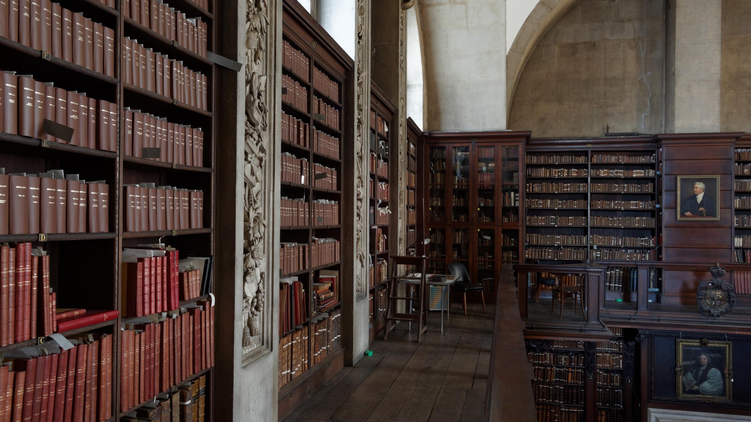 library books bookshelf 