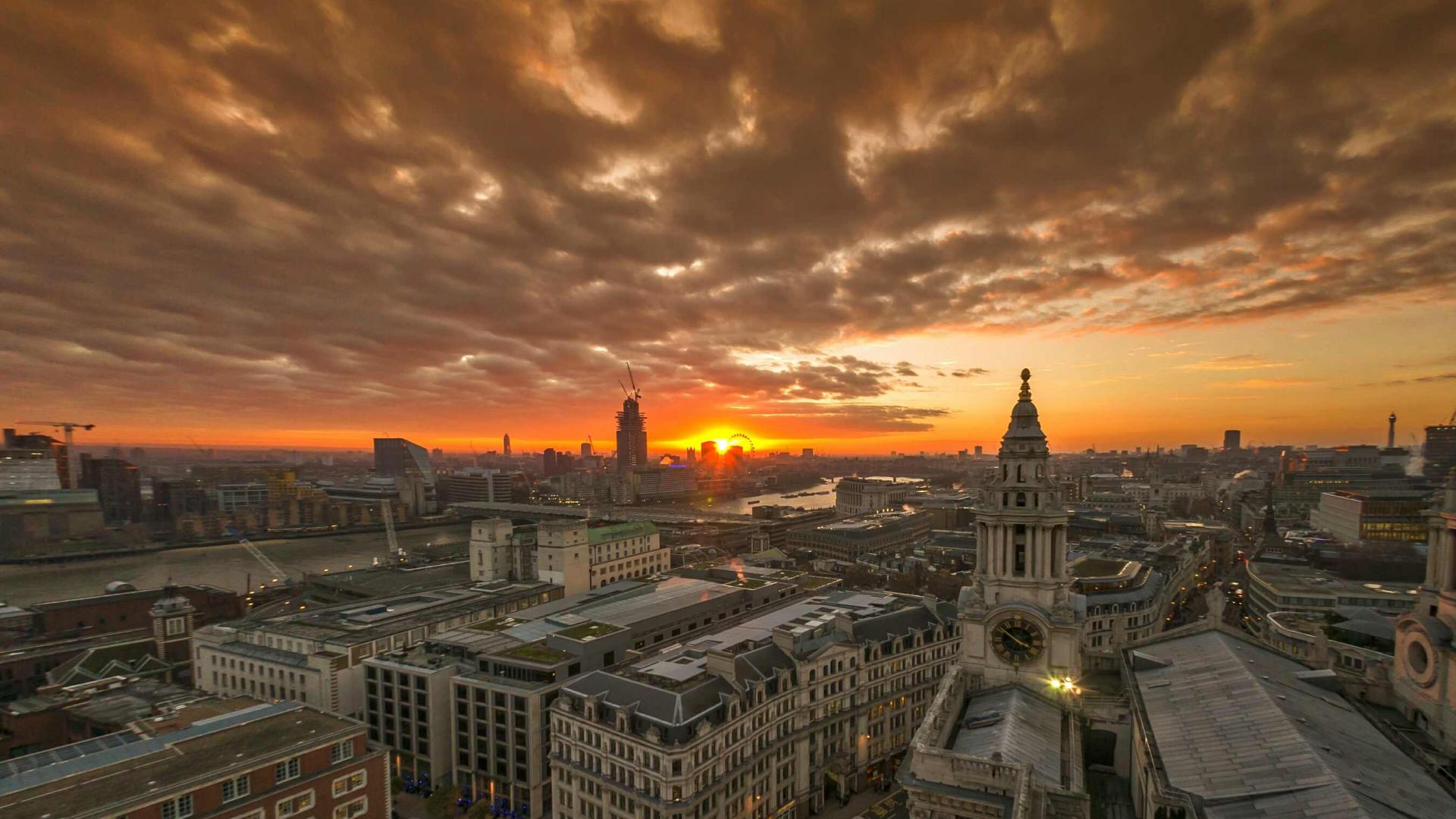 A view from St Paul's Cathedral's uppermost external gallery, the Golden Gallery