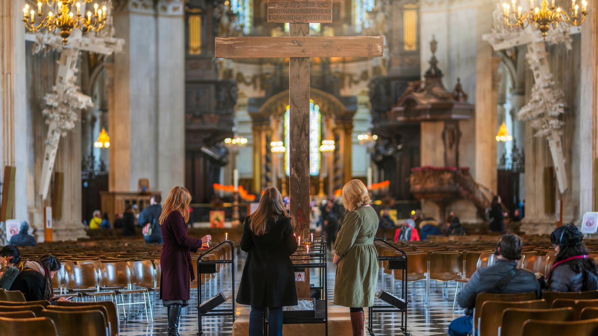 The Lenten cross in the Nave of the Cathedral.