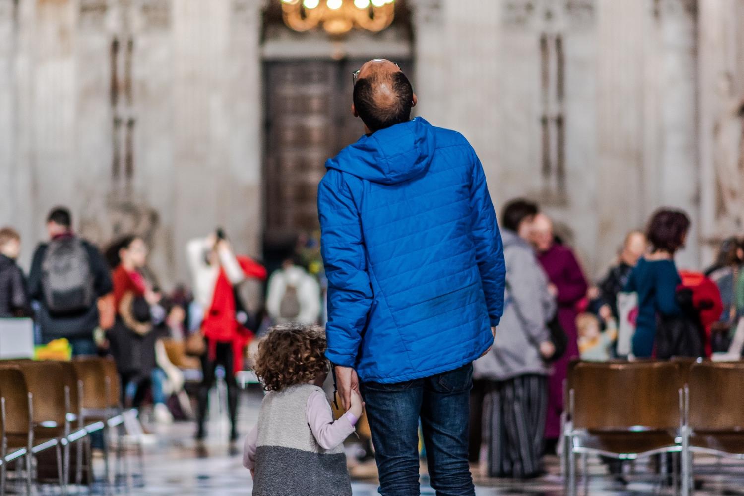 father daughter looking up nave