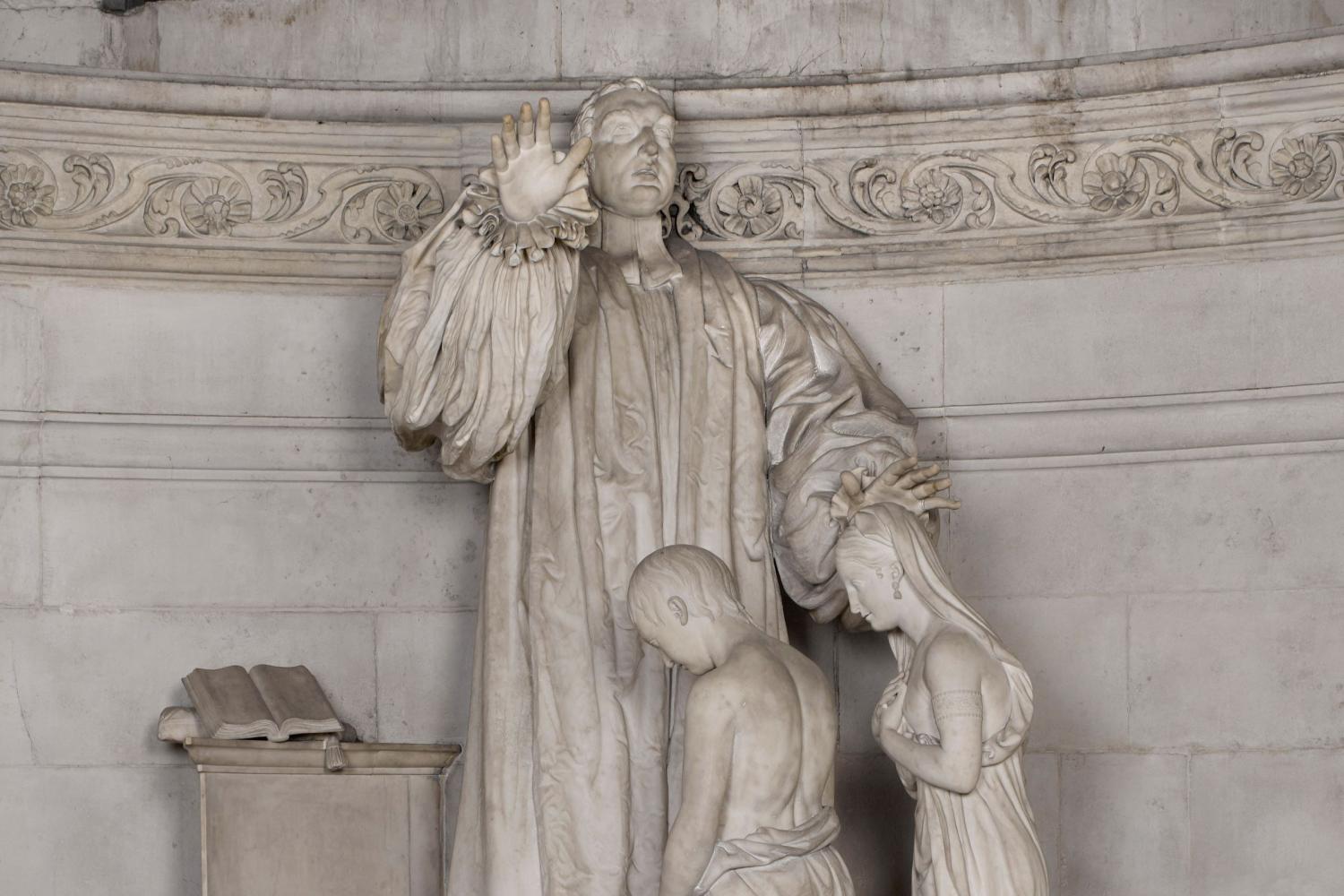 Monument Bishop Thomas Fanshaw Middleton 