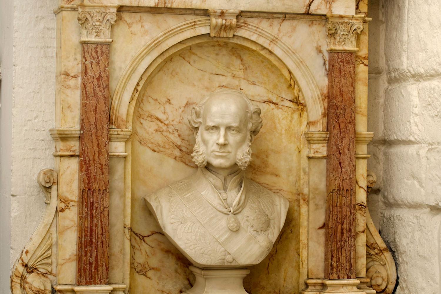 Monument to Harry Smith Parkes