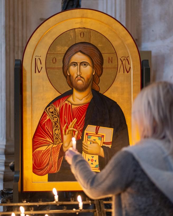 jesus figure candle prayer worship