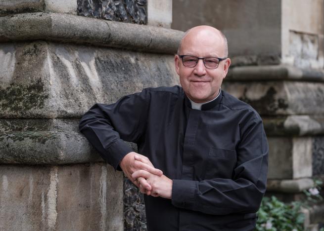 Image of Andrew Nunn outside Southwark Cathedral