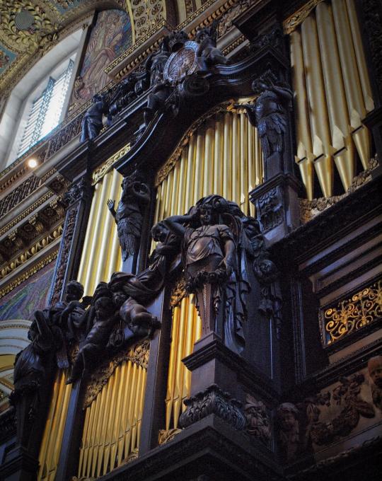 the grand organ pipework and carvings