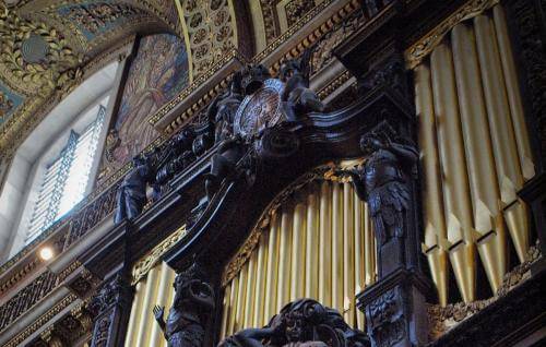 the grand organ pipework and carvings