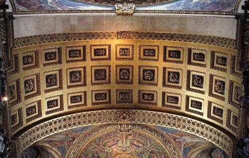 A photo of shapes in the ceiling in the cathedral