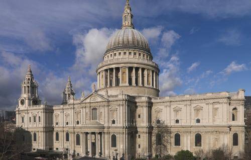 Fig. 3. St Paul's Cathedral from the south-east (© English Heritage, DP073155)