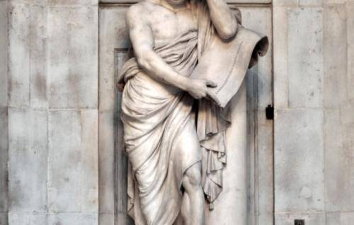 The monument to Samuel Johnson depicts him leaning on a column, dressed in antique drapes, and contemplating a scroll