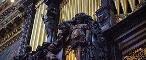 the grand organ pipework and carvings